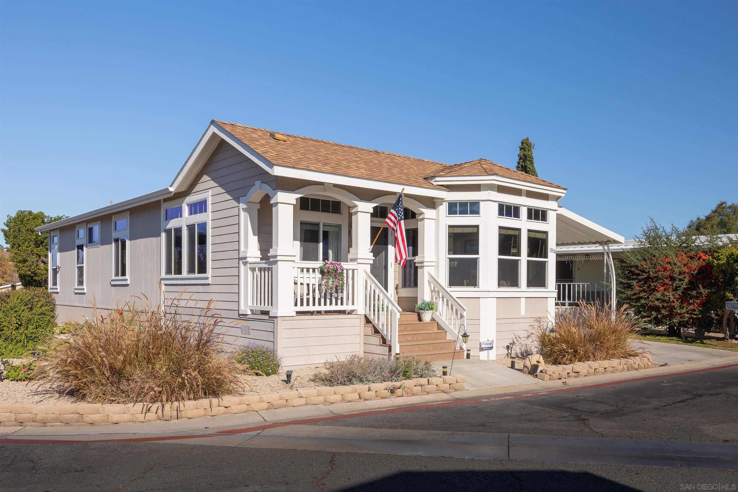Detail Gallery Image 2 of 20 For 13308  Alpine Drive, Poway,  CA 92064 - 3 Beds | 2 Baths