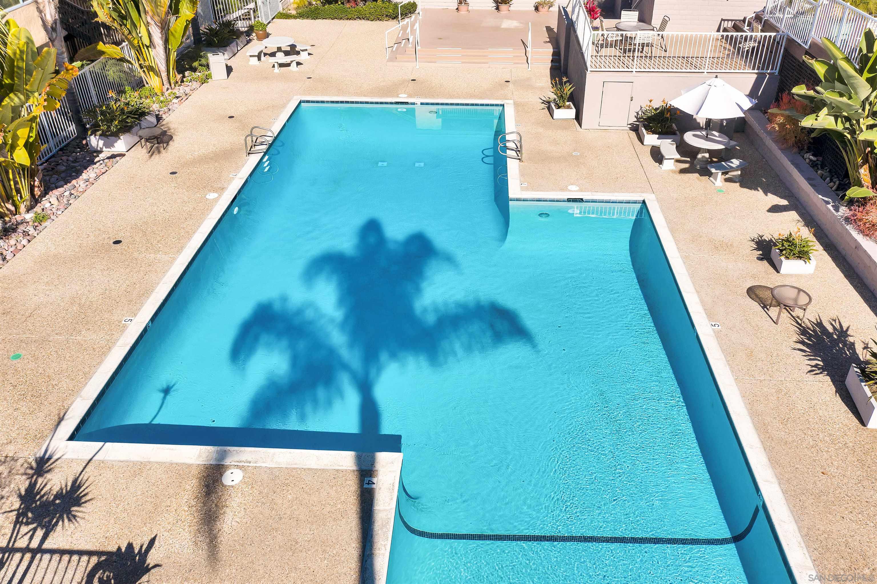 Detail Gallery Image 3 of 7 For 3110  via Alicante  C, La Jolla,  CA 92037 - 1 Beds | 1 Baths