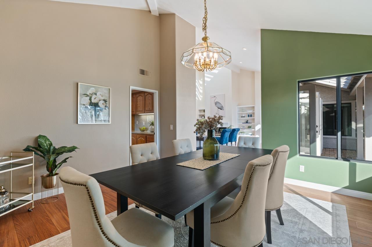 Detail Gallery Image 11 of 55 For 12565  Fairbrook Rd, San Diego,  CA 92131 - 3 Beds | 2 Baths