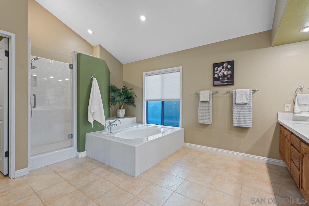 Detail Gallery Image 22 of 55 For 12565  Fairbrook Rd, San Diego,  CA 92131 - 3 Beds | 2 Baths