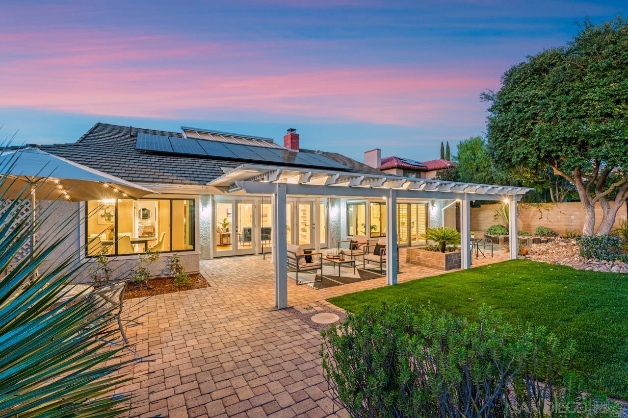 Detail Gallery Image 4 of 55 For 12565  Fairbrook Rd, San Diego,  CA 92131 - 3 Beds | 2 Baths