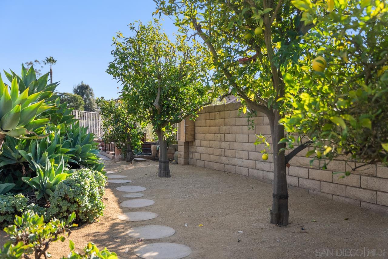 Detail Gallery Image 37 of 55 For 12565  Fairbrook Rd, San Diego,  CA 92131 - 3 Beds | 2 Baths