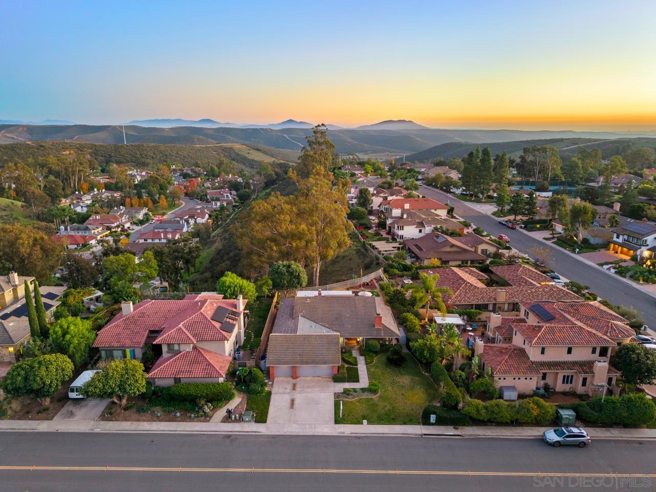 Detail Gallery Image 48 of 55 For 12565  Fairbrook Rd, San Diego,  CA 92131 - 3 Beds | 2 Baths