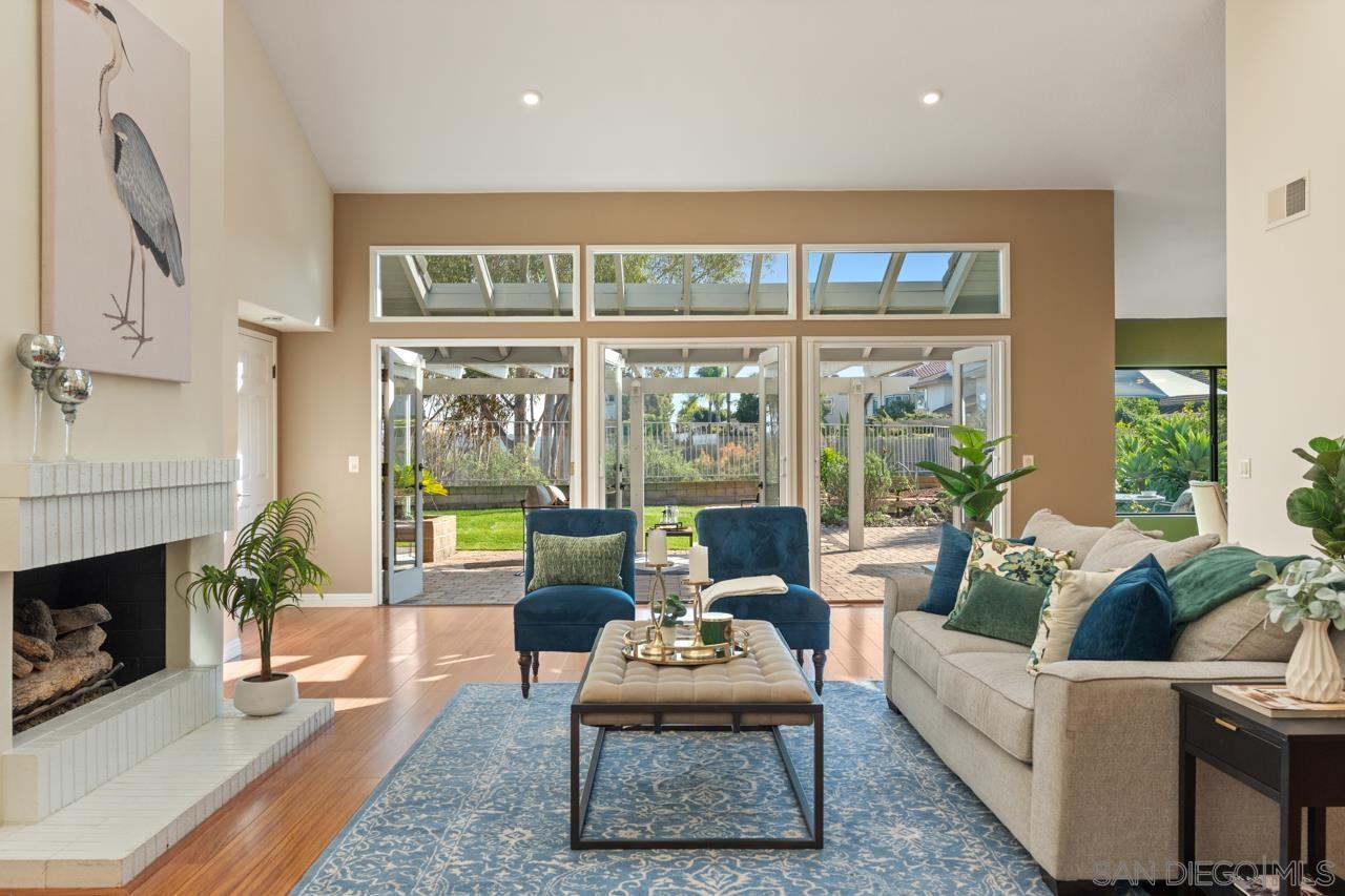 Detail Gallery Image 6 of 55 For 12565  Fairbrook Rd, San Diego,  CA 92131 - 3 Beds | 2 Baths