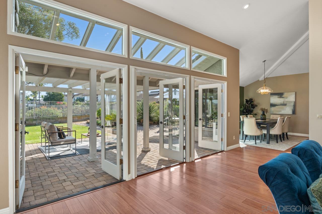 Detail Gallery Image 8 of 55 For 12565  Fairbrook Rd, San Diego,  CA 92131 - 3 Beds | 2 Baths