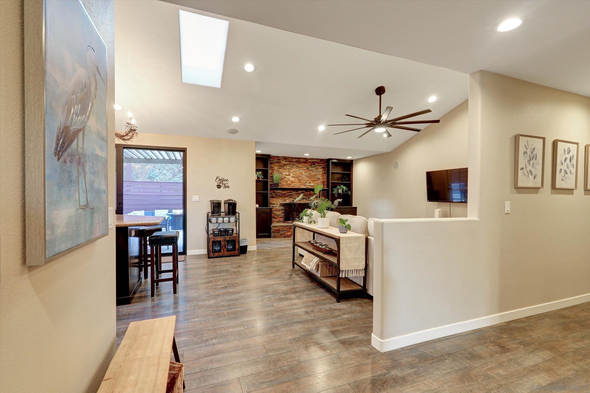 Detail Gallery Image 11 of 42 For Mendocino Blvd, San Diego,  CA 92107 - 5 Beds | 3 Baths