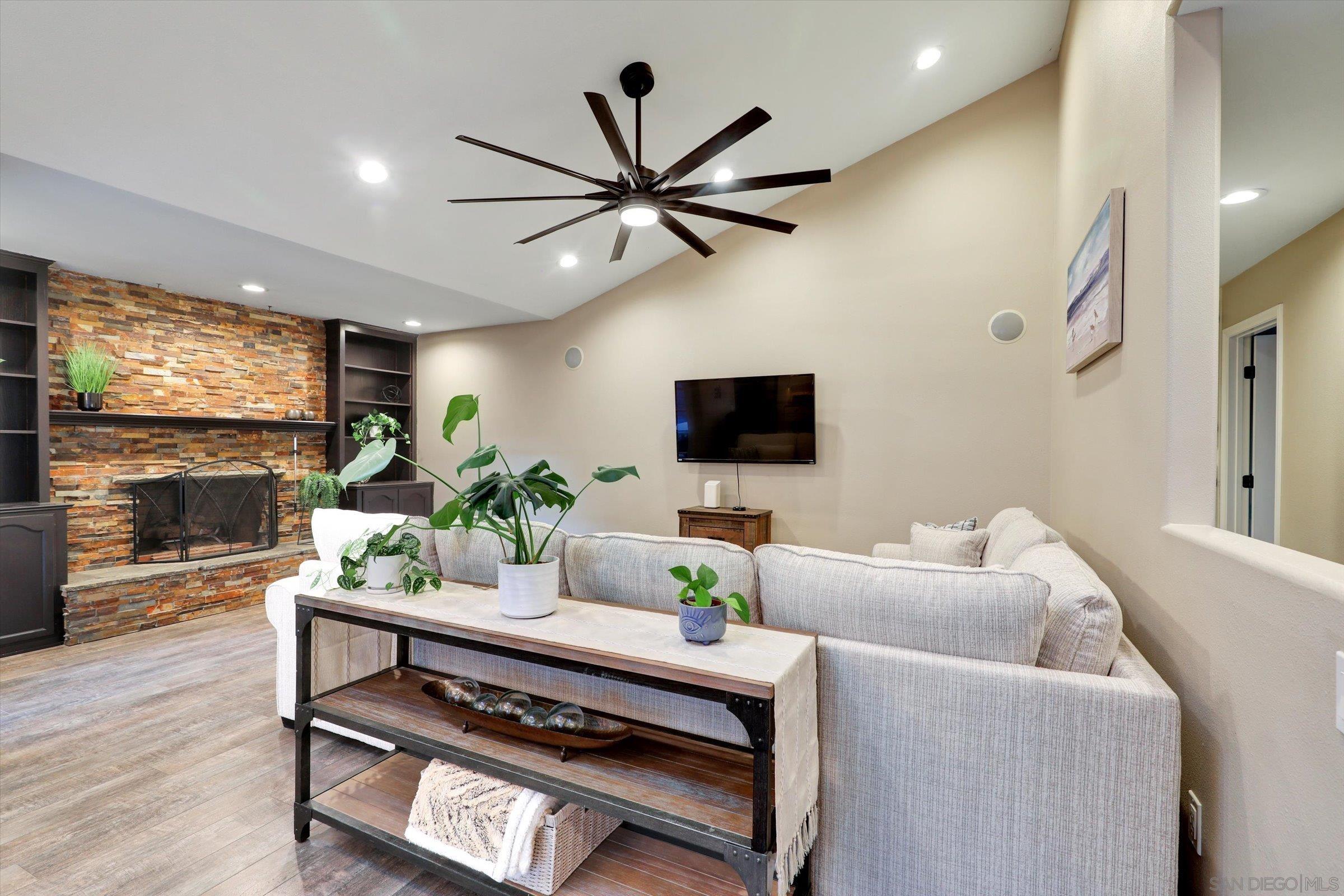 Detail Gallery Image 18 of 42 For Mendocino Blvd, San Diego,  CA 92107 - 5 Beds | 3 Baths