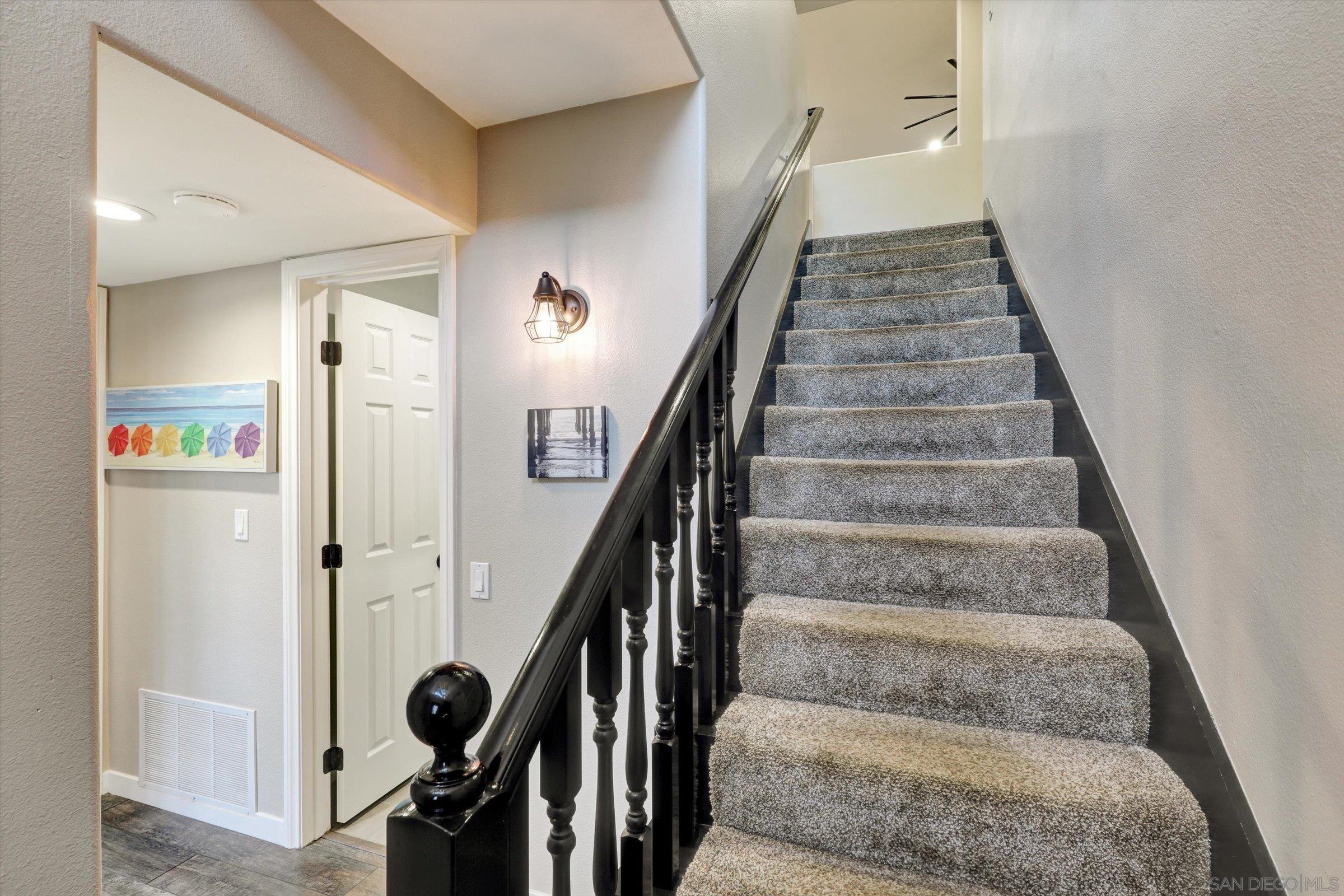 Detail Gallery Image 6 of 42 For Mendocino Blvd, San Diego,  CA 92107 - 5 Beds | 3 Baths