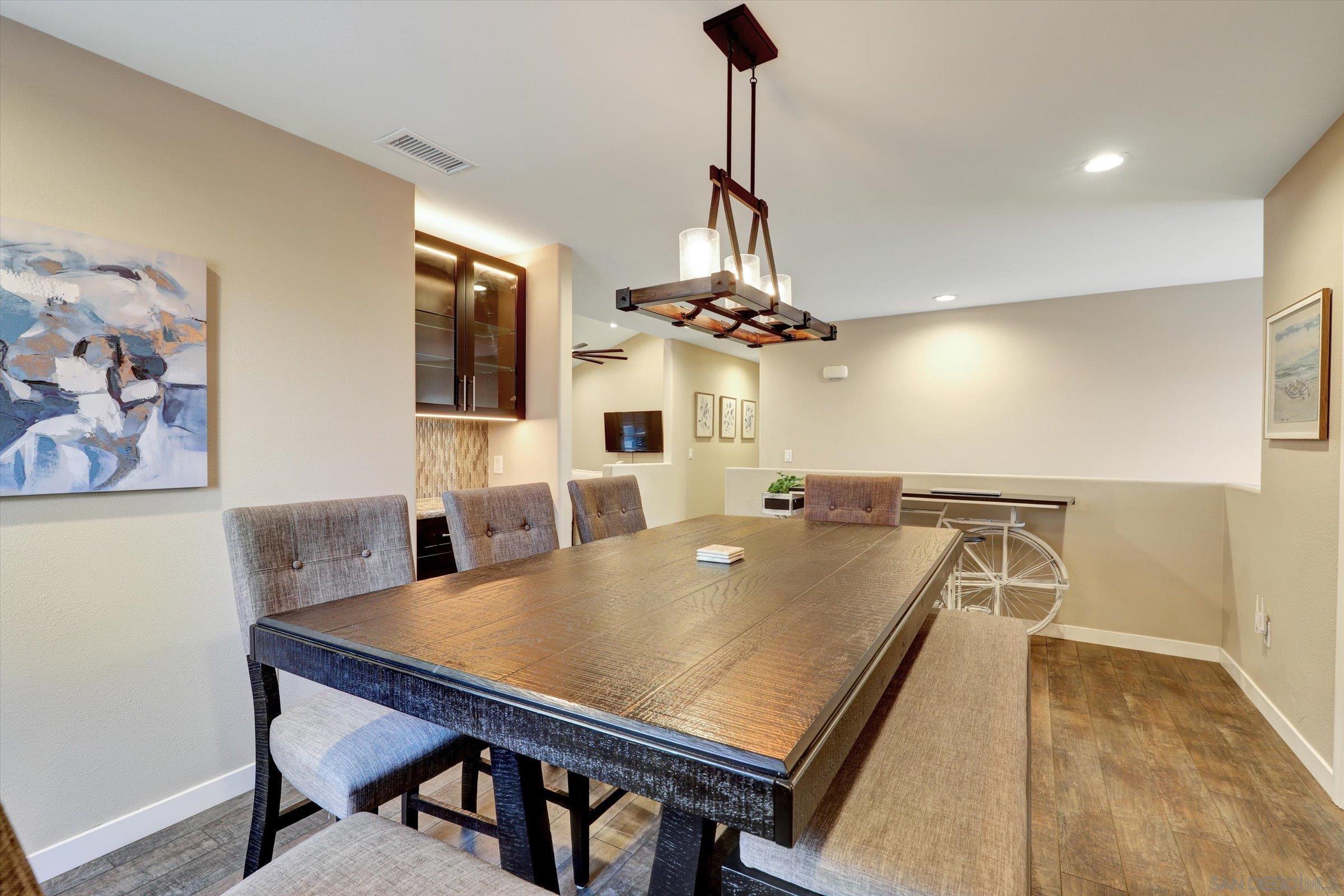 Detail Gallery Image 9 of 42 For Mendocino Blvd, San Diego,  CA 92107 - 5 Beds | 3 Baths