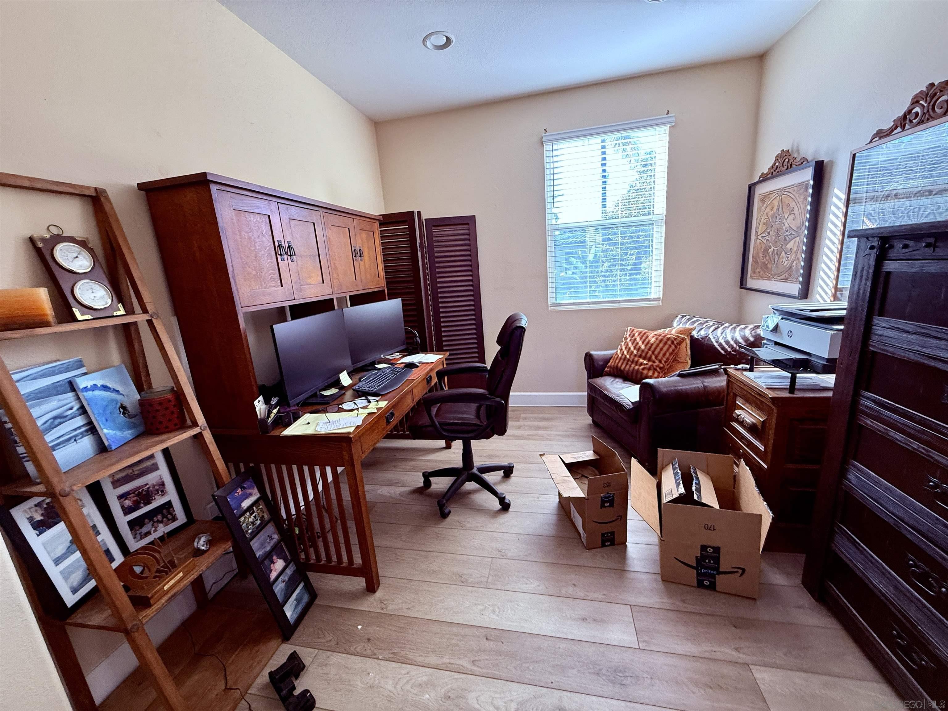 Detail Gallery Image 10 of 20 For 6471  Terraza Portico, Carlsbad,  CA 92009 - 3 Beds | 2/1 Baths