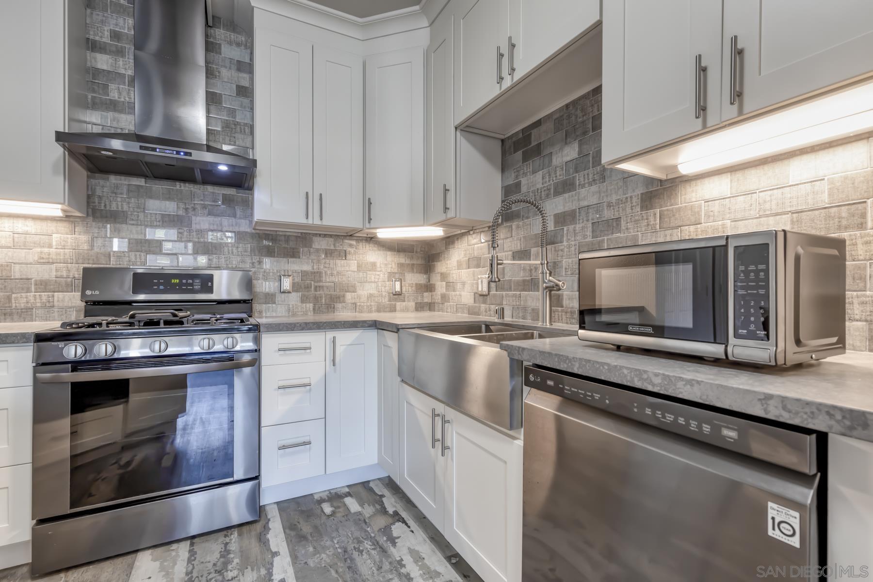 Front Image Thumbnail for SD250045421