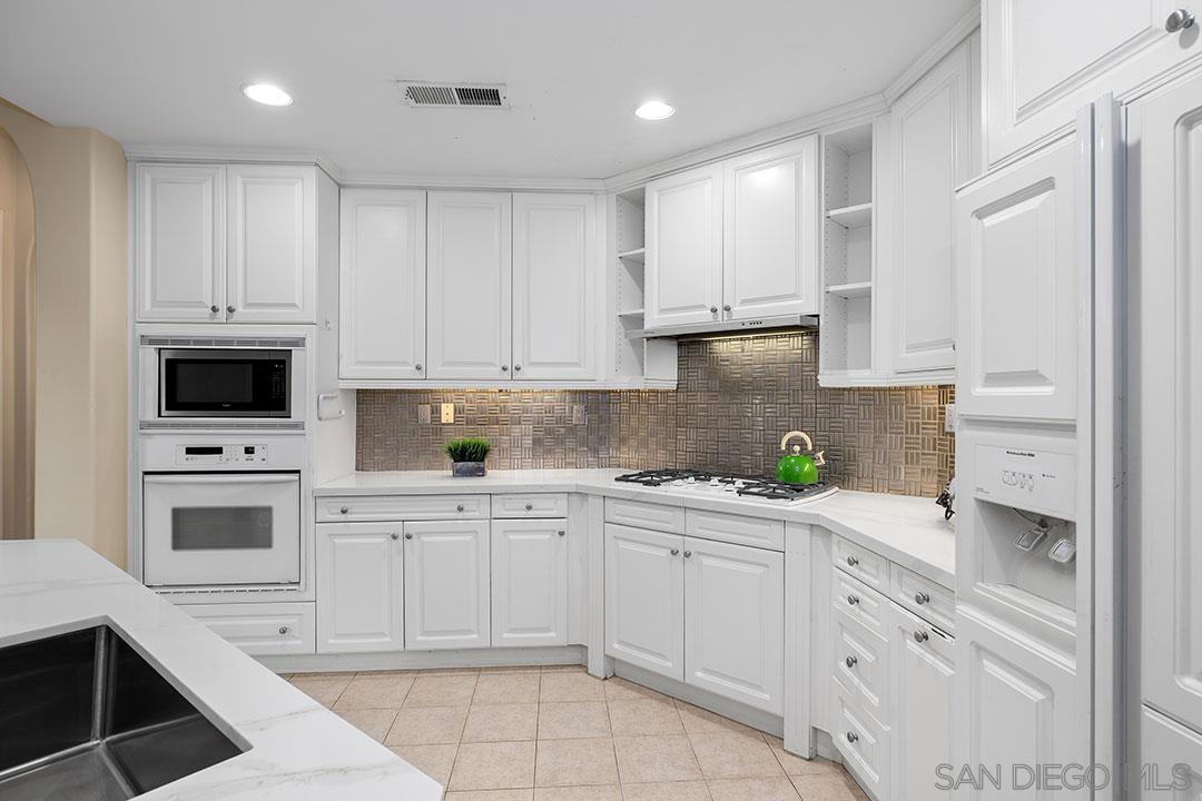 Detail Gallery Image 12 of 57 For 2793 E Bainbridge Road, San Diego,  CA 92106 - 3 Beds | 2/1 Baths