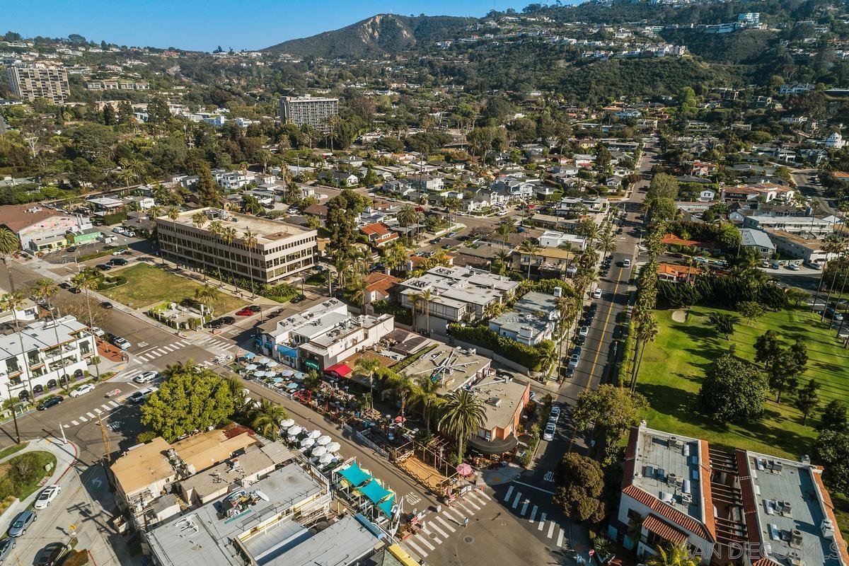 Detail Gallery Image 14 of 57 For 8001  Calle De La Plata, La Jolla,  CA 92037 - 4 Beds | 4/1 Baths