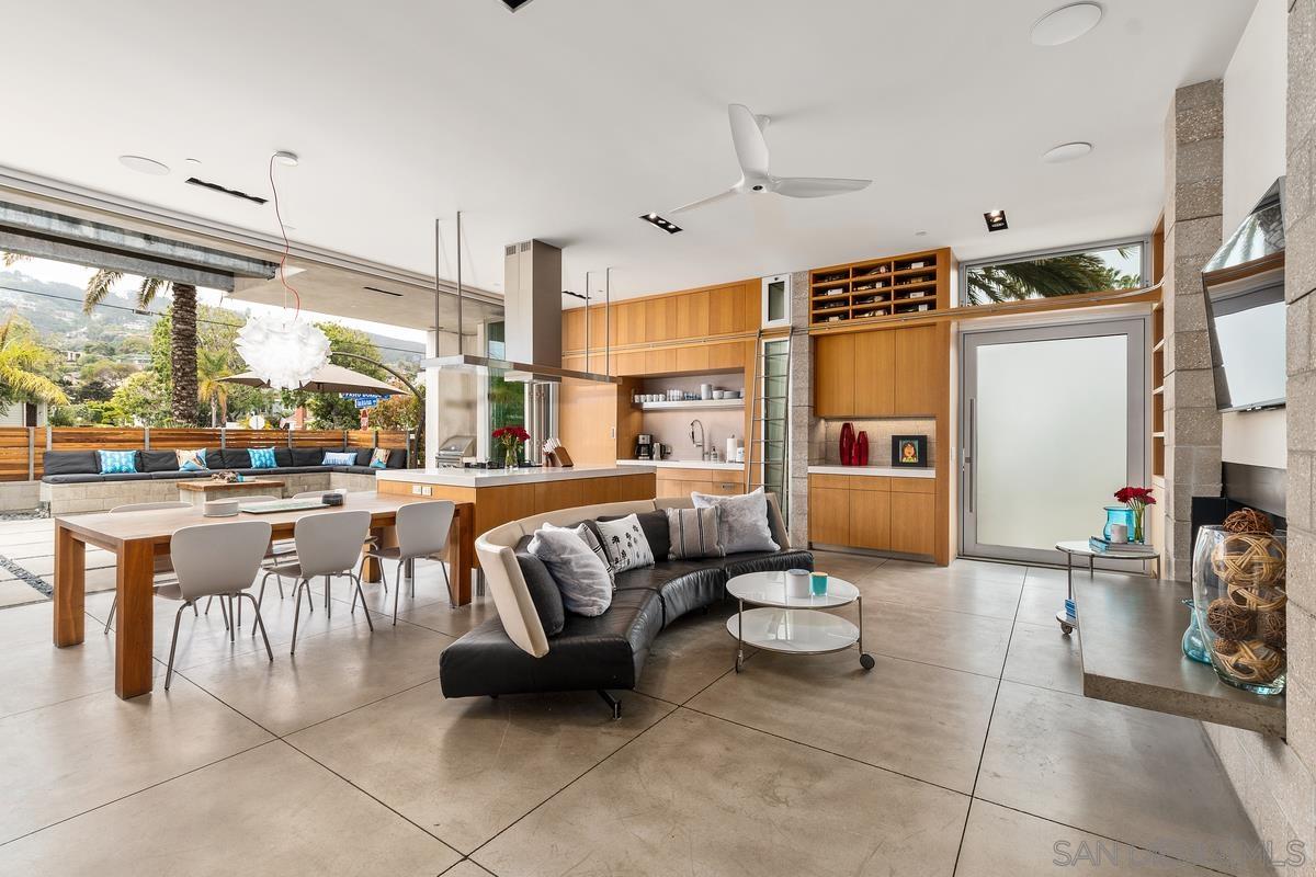 Detail Gallery Image 24 of 57 For 8001  Calle De La Plata, La Jolla,  CA 92037 - 4 Beds | 4/1 Baths