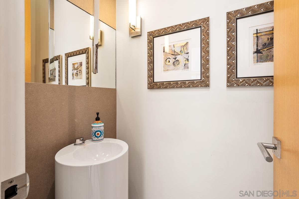 Detail Gallery Image 33 of 57 For 8001  Calle De La Plata, La Jolla,  CA 92037 - 4 Beds | 4/1 Baths