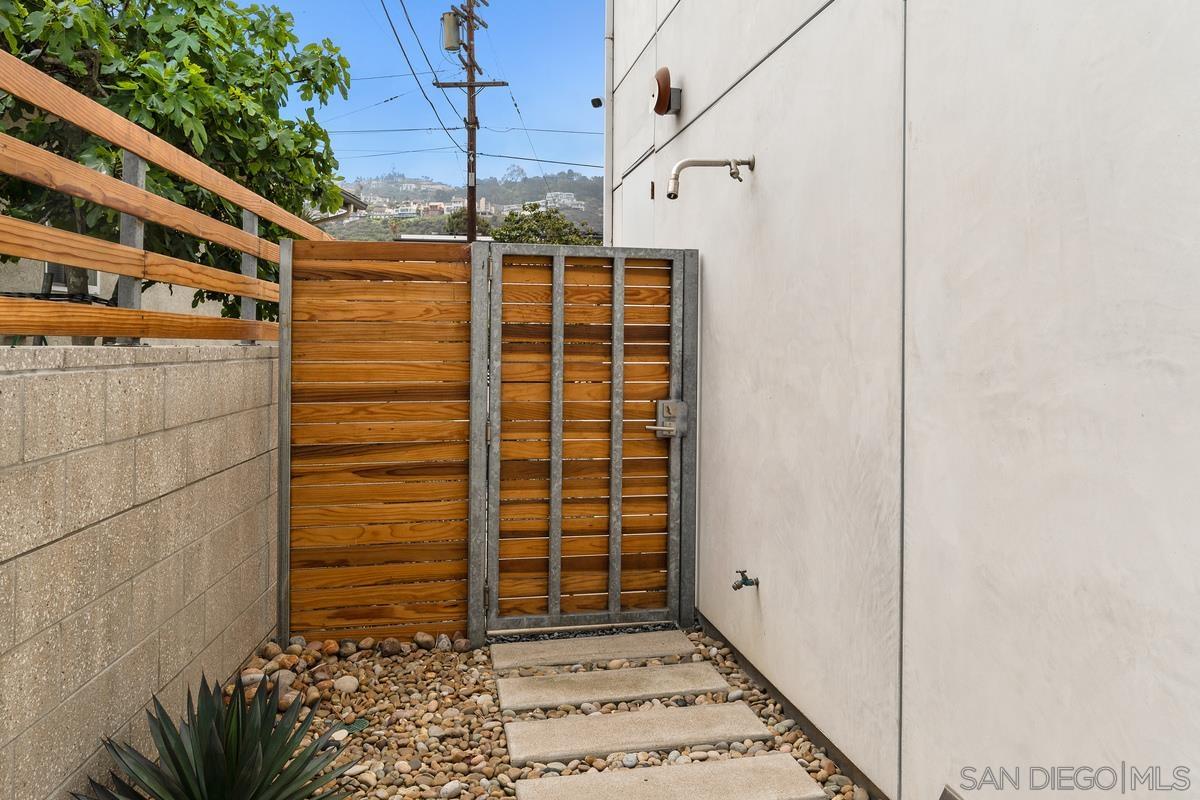 Detail Gallery Image 39 of 57 For 8001  Calle De La Plata, La Jolla,  CA 92037 - 4 Beds | 4/1 Baths