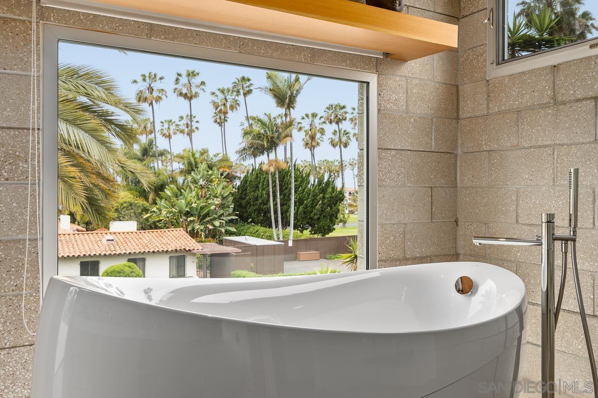 Detail Gallery Image 45 of 57 For 8001  Calle De La Plata, La Jolla,  CA 92037 - 4 Beds | 4/1 Baths