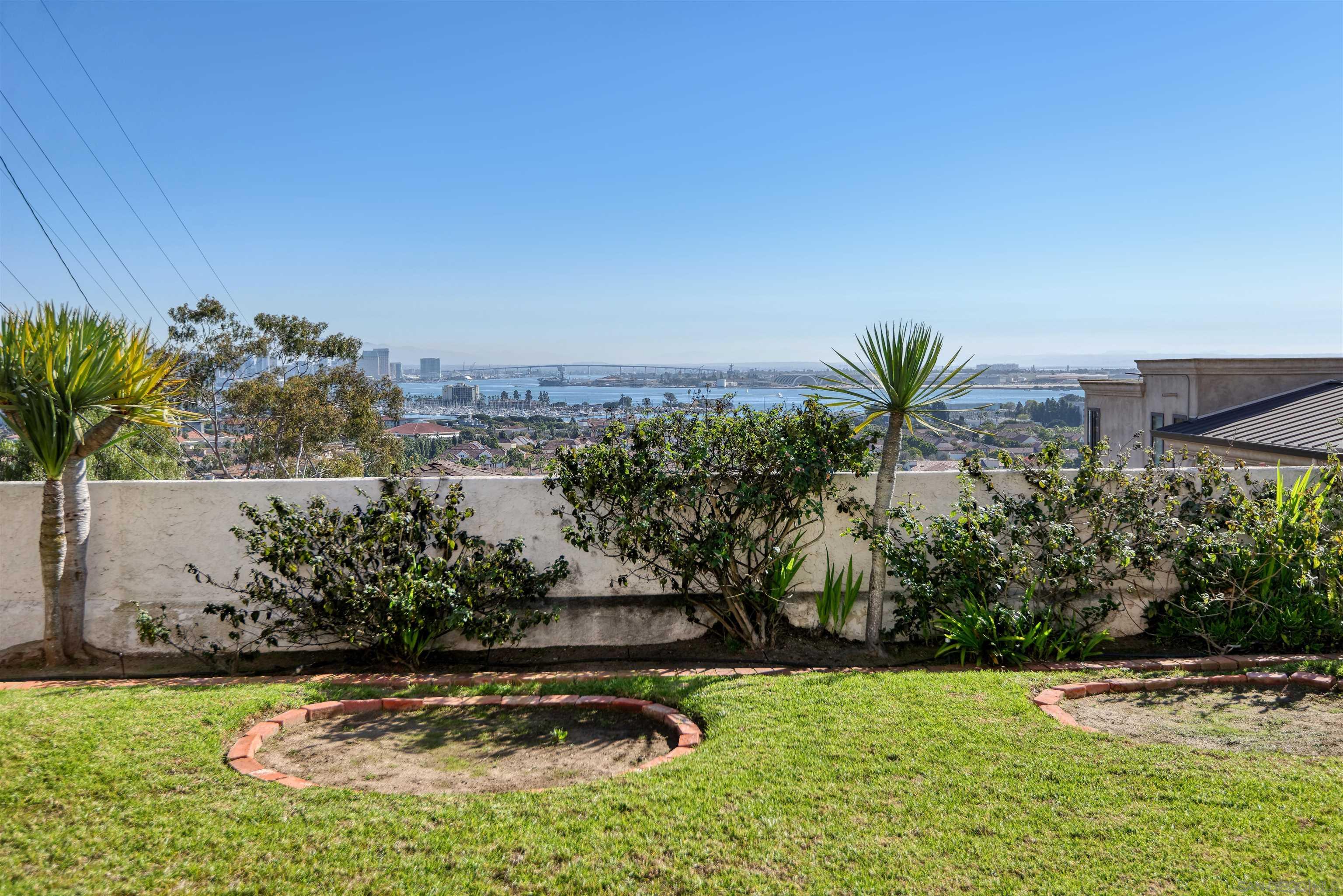 Detail Gallery Image 2 of 37 For 1925  Willow, San Diego,  CA 92106 - 3 Beds | 2 Baths