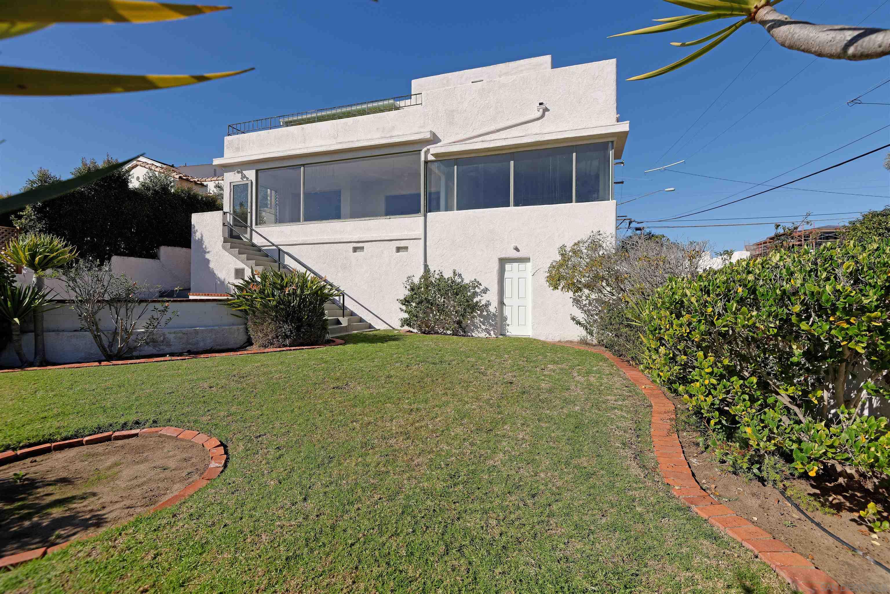 Detail Gallery Image 3 of 37 For 1925  Willow, San Diego,  CA 92106 - 3 Beds | 2 Baths