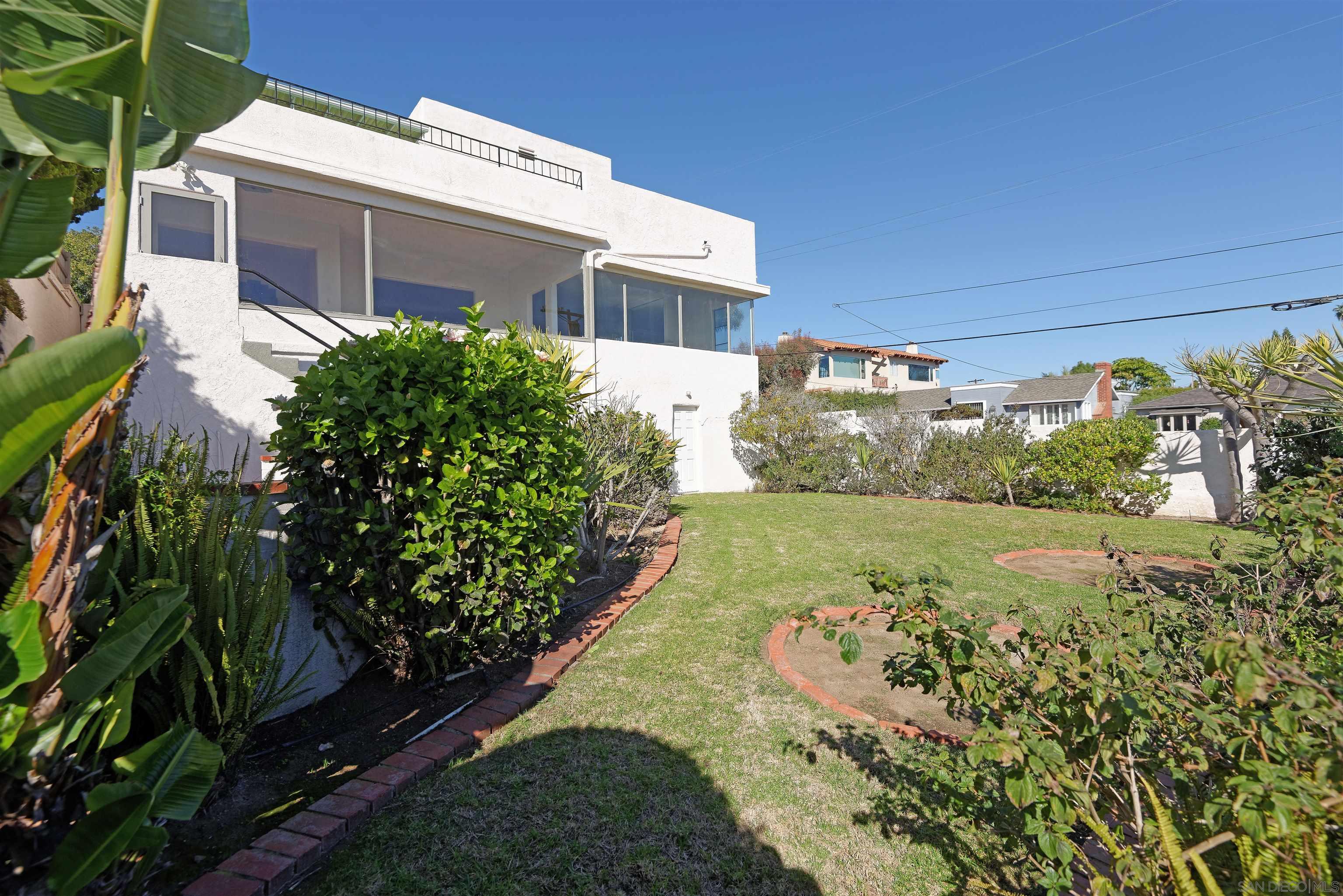 Detail Gallery Image 4 of 37 For 1925  Willow, San Diego,  CA 92106 - 3 Beds | 2 Baths