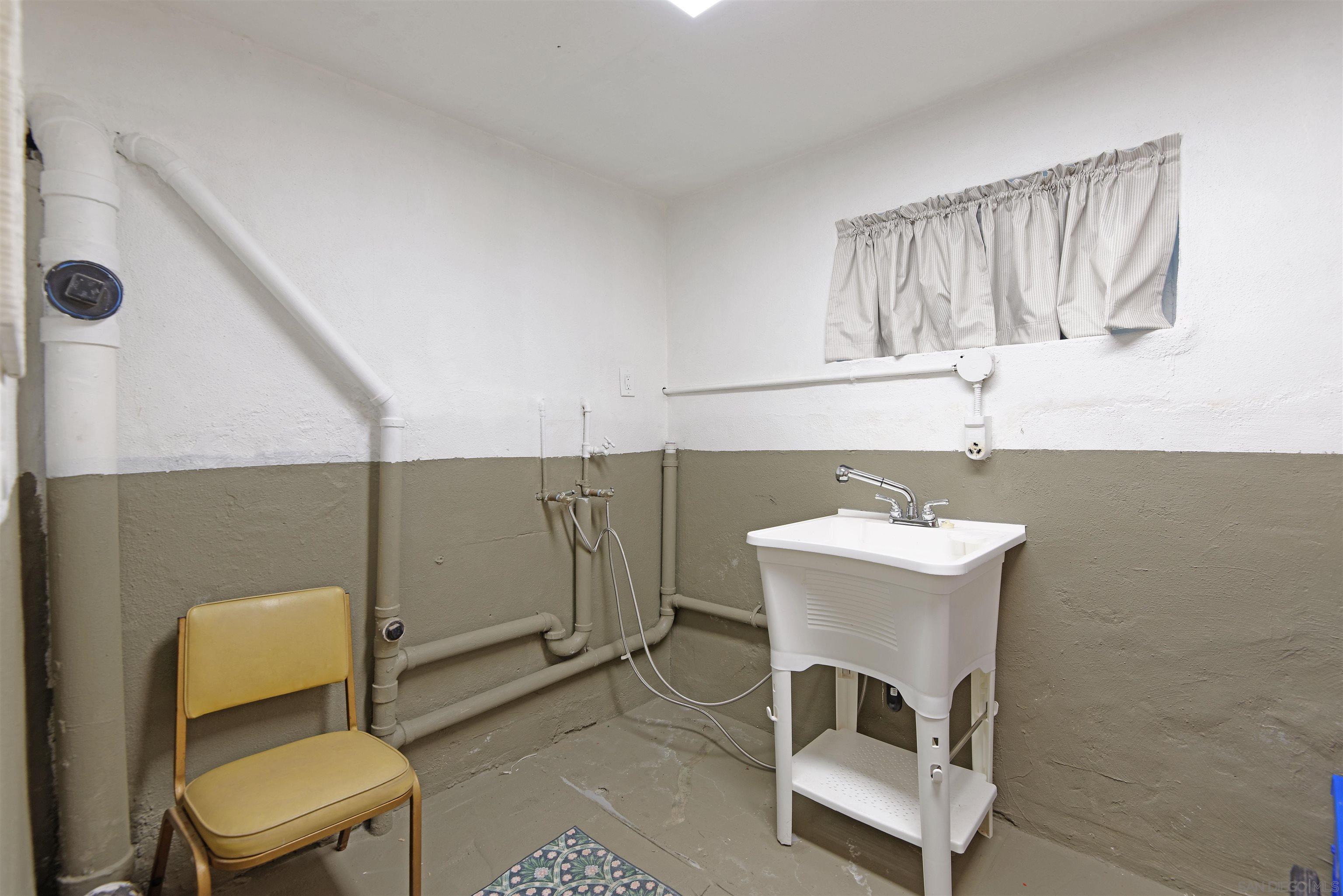 Detail Gallery Image 34 of 37 For 1925  Willow, San Diego,  CA 92106 - 3 Beds | 2 Baths