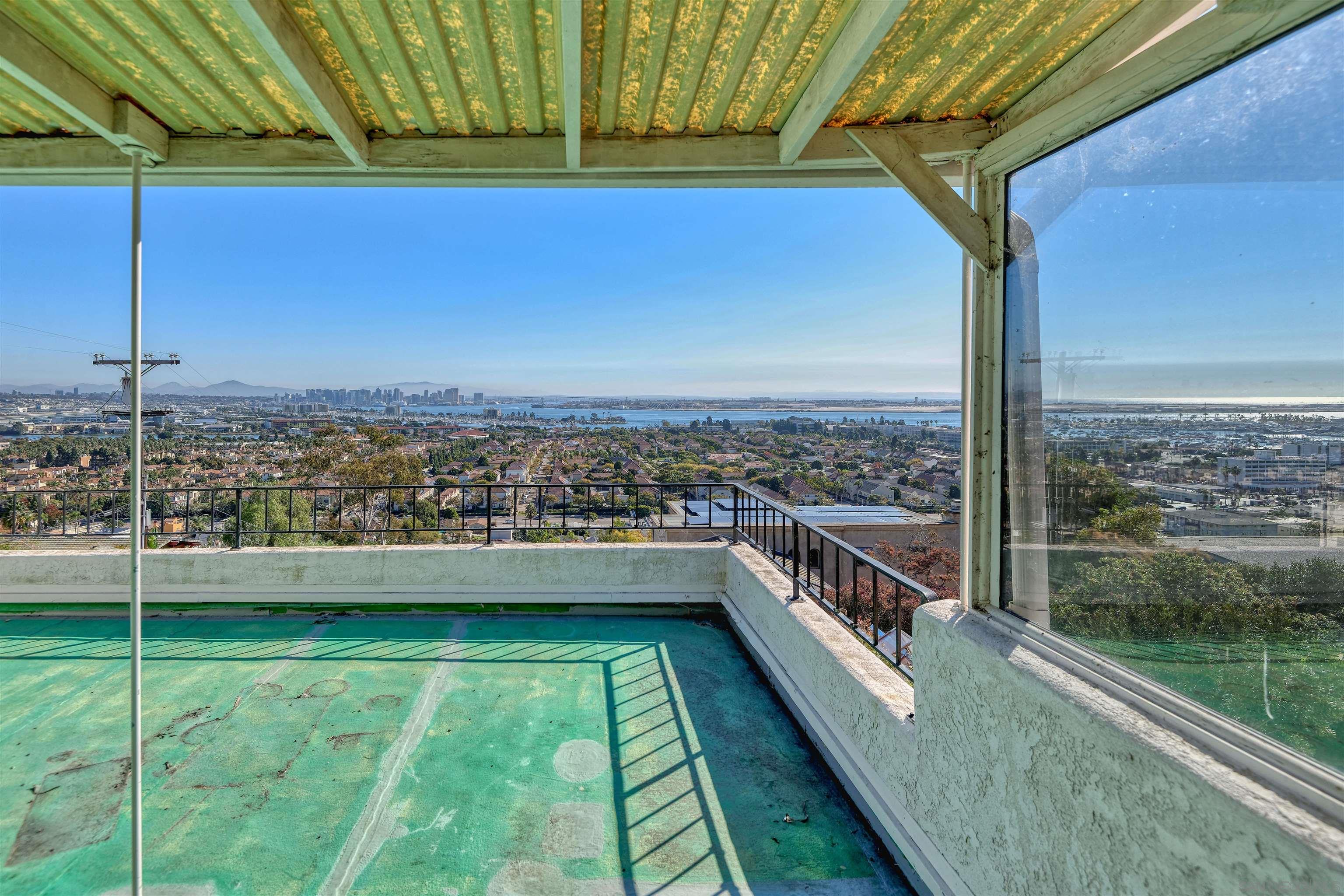 Detail Gallery Image 8 of 37 For 1925  Willow, San Diego,  CA 92106 - 3 Beds | 2 Baths