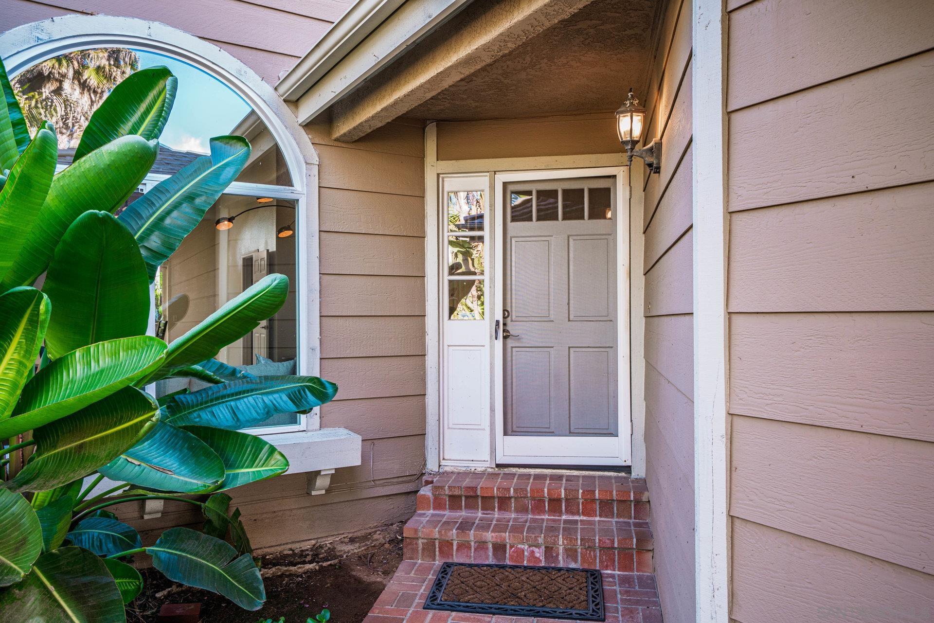 Detail Gallery Image 14 of 54 For 2579  Fire Mountain Drive, Oceanside,  CA 92054 - 4 Beds | 3 Baths