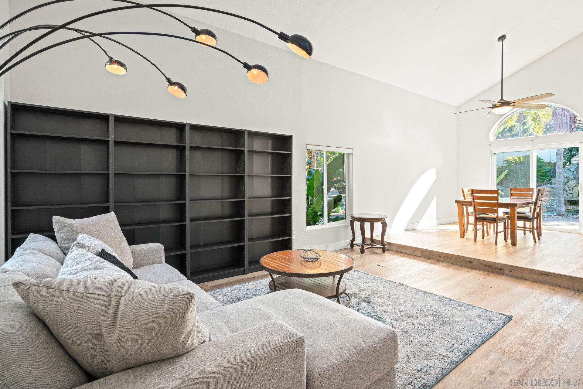 Detail Gallery Image 17 of 54 For 2579  Fire Mountain Drive, Oceanside,  CA 92054 - 4 Beds | 3 Baths