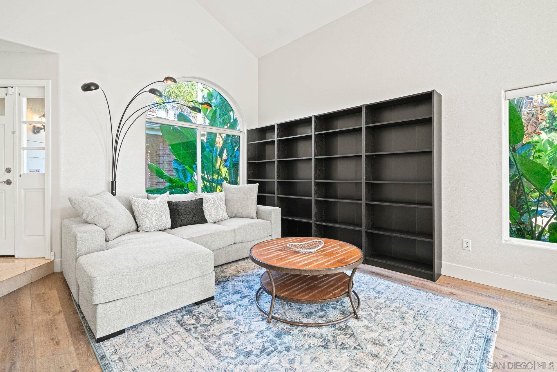 Detail Gallery Image 18 of 54 For 2579  Fire Mountain Drive, Oceanside,  CA 92054 - 4 Beds | 3 Baths