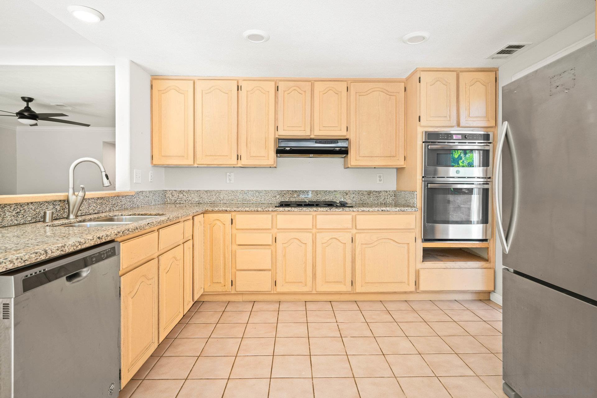 Detail Gallery Image 23 of 54 For 2579  Fire Mountain Drive, Oceanside,  CA 92054 - 4 Beds | 3 Baths