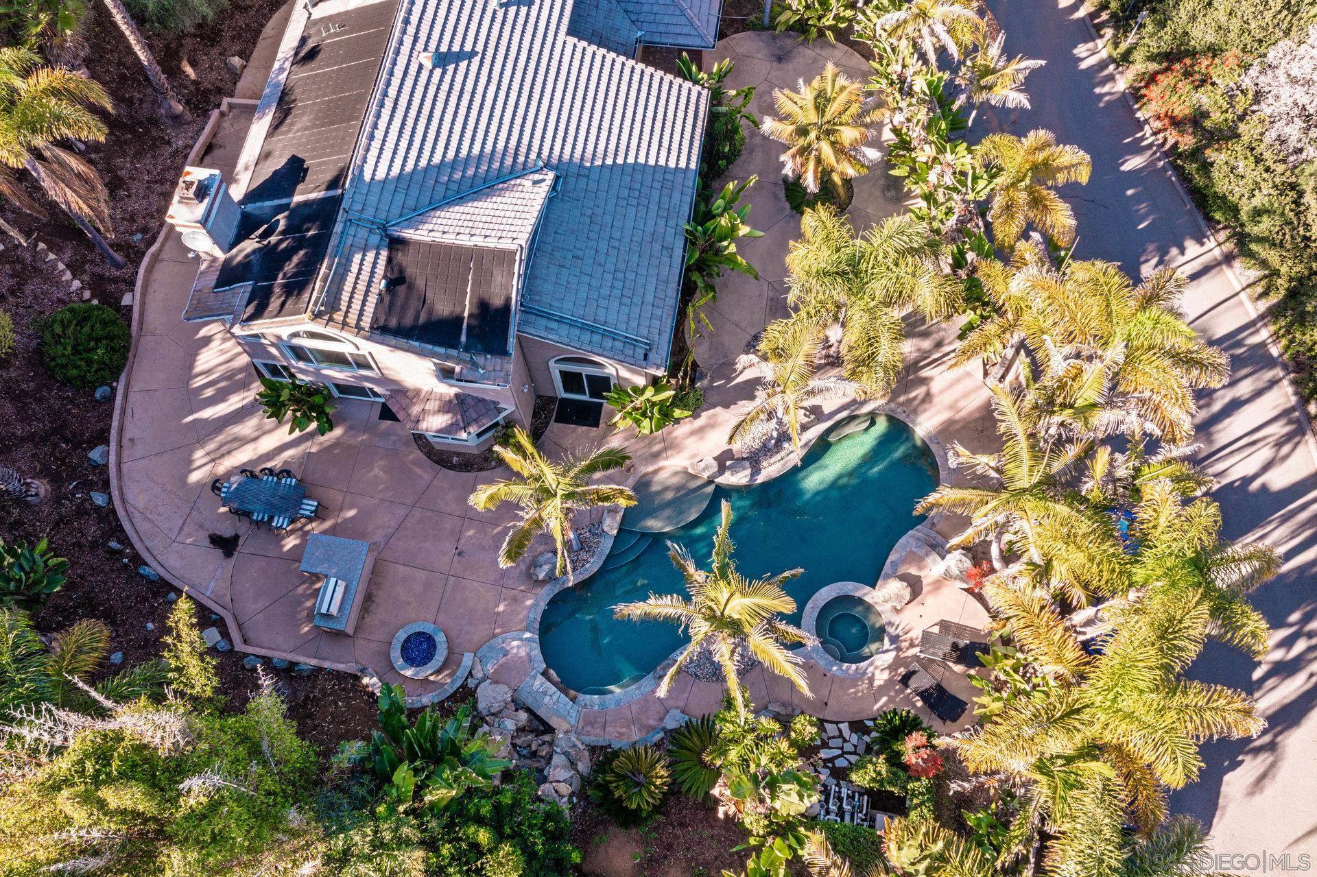 Detail Gallery Image 4 of 54 For 2579  Fire Mountain Drive, Oceanside,  CA 92054 - 4 Beds | 3 Baths