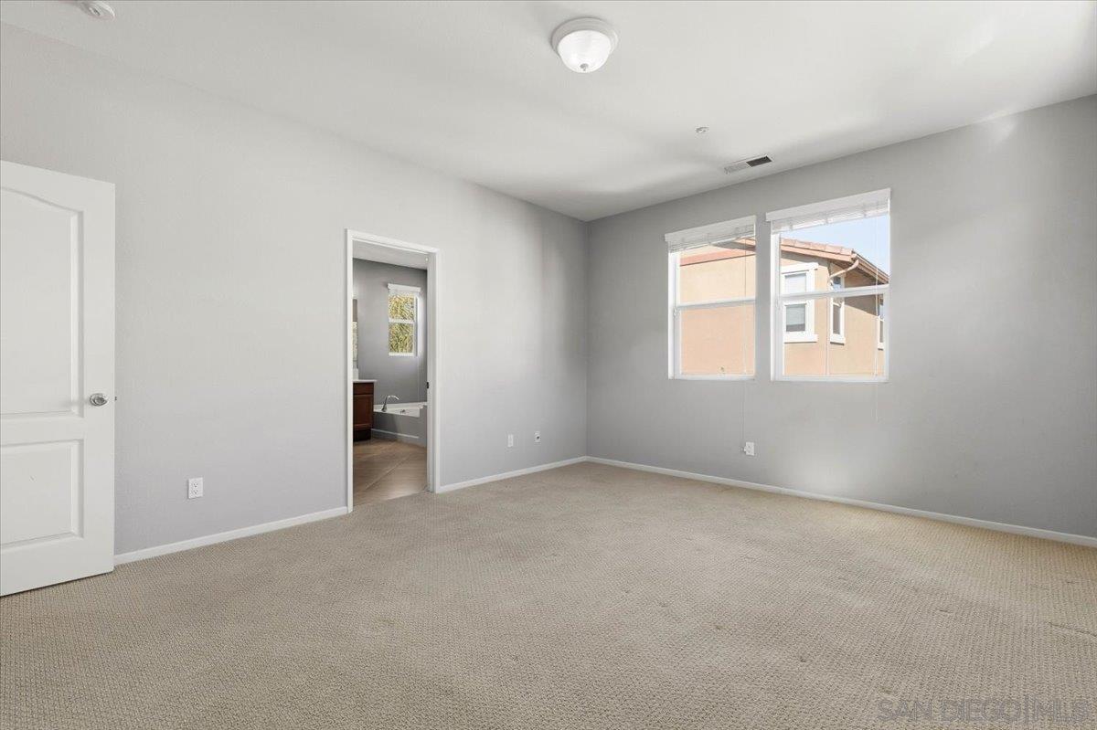 Detail Gallery Image 14 of 30 For 10034  Leavesly Trail, Santee,  CA 92071 - 3 Beds | 2/1 Baths