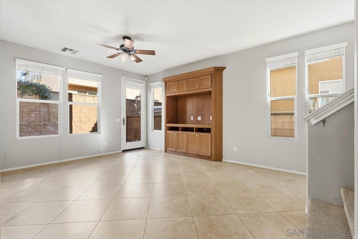Detail Gallery Image 3 of 30 For 10034  Leavesly Trail, Santee,  CA 92071 - 3 Beds | 2/1 Baths