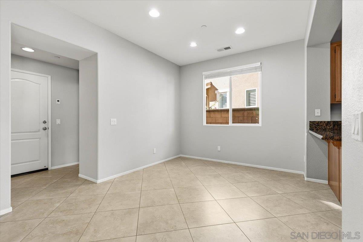 Detail Gallery Image 6 of 30 For 10034  Leavesly Trail, Santee,  CA 92071 - 3 Beds | 2/1 Baths