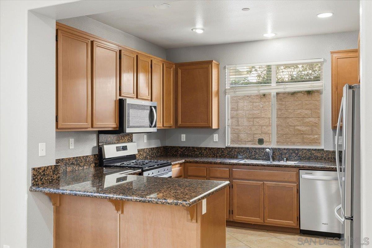 Detail Gallery Image 8 of 30 For 10034  Leavesly Trail, Santee,  CA 92071 - 3 Beds | 2/1 Baths