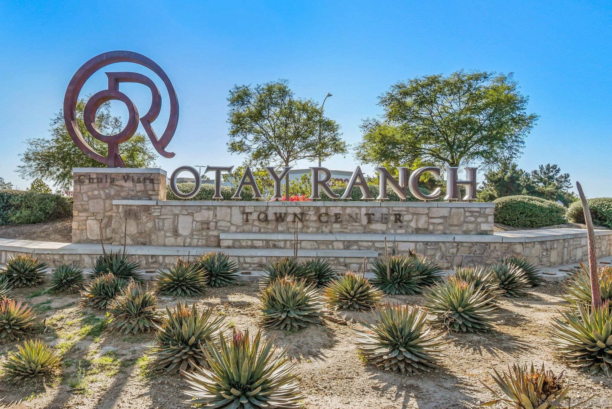 Detail Gallery Image 23 of 44 For 2034  Luzon Ln  #3,  Chula Vista,  CA 91915 - 3 Beds | 3 Baths