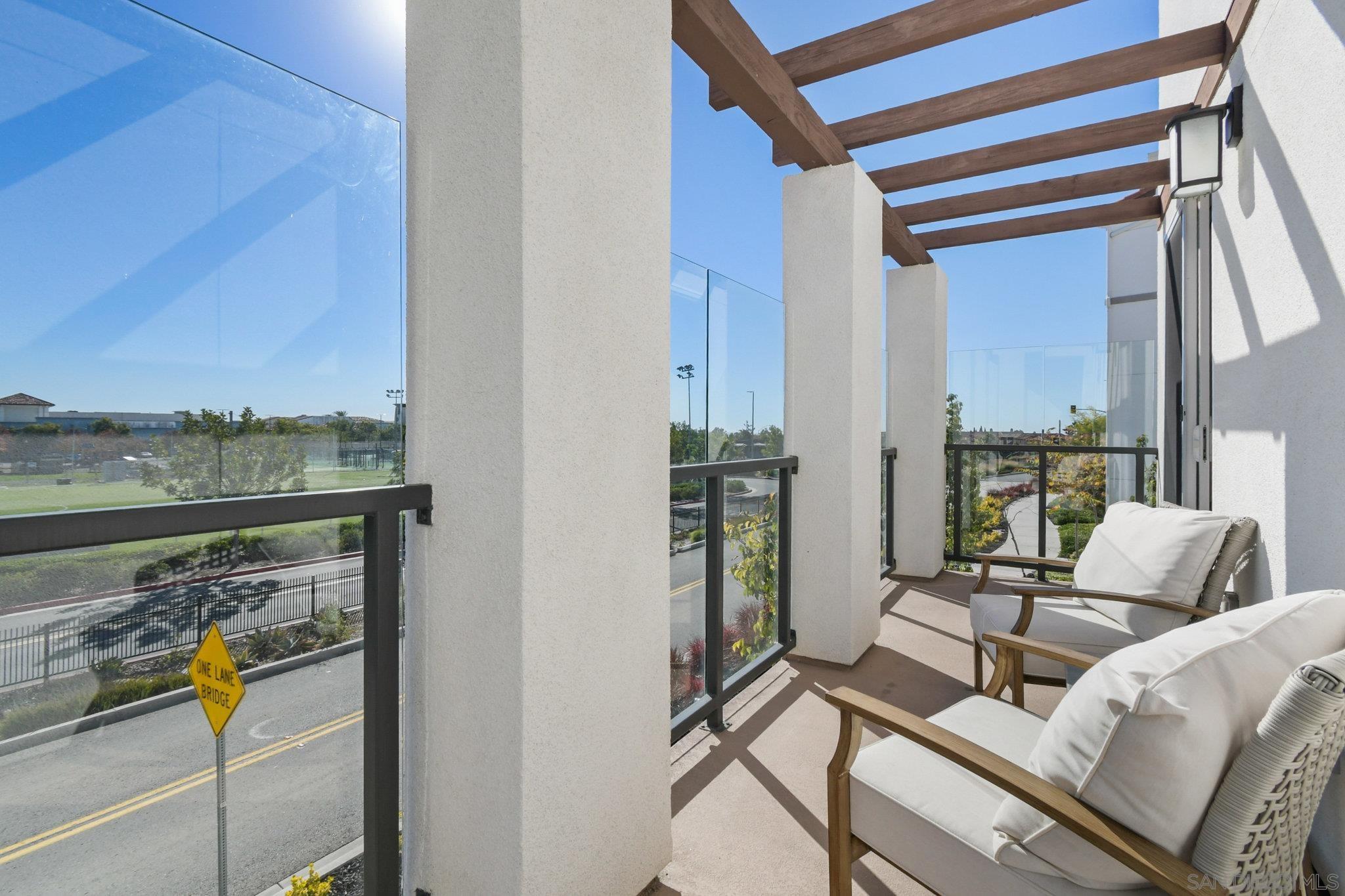 Detail Gallery Image 25 of 44 For 2034  Luzon Ln  #3,  Chula Vista,  CA 91915 - 3 Beds | 3 Baths