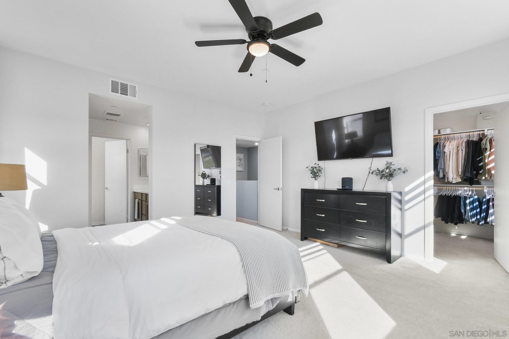 Detail Gallery Image 35 of 44 For 2034  Luzon Ln  #3,  Chula Vista,  CA 91915 - 3 Beds | 3 Baths