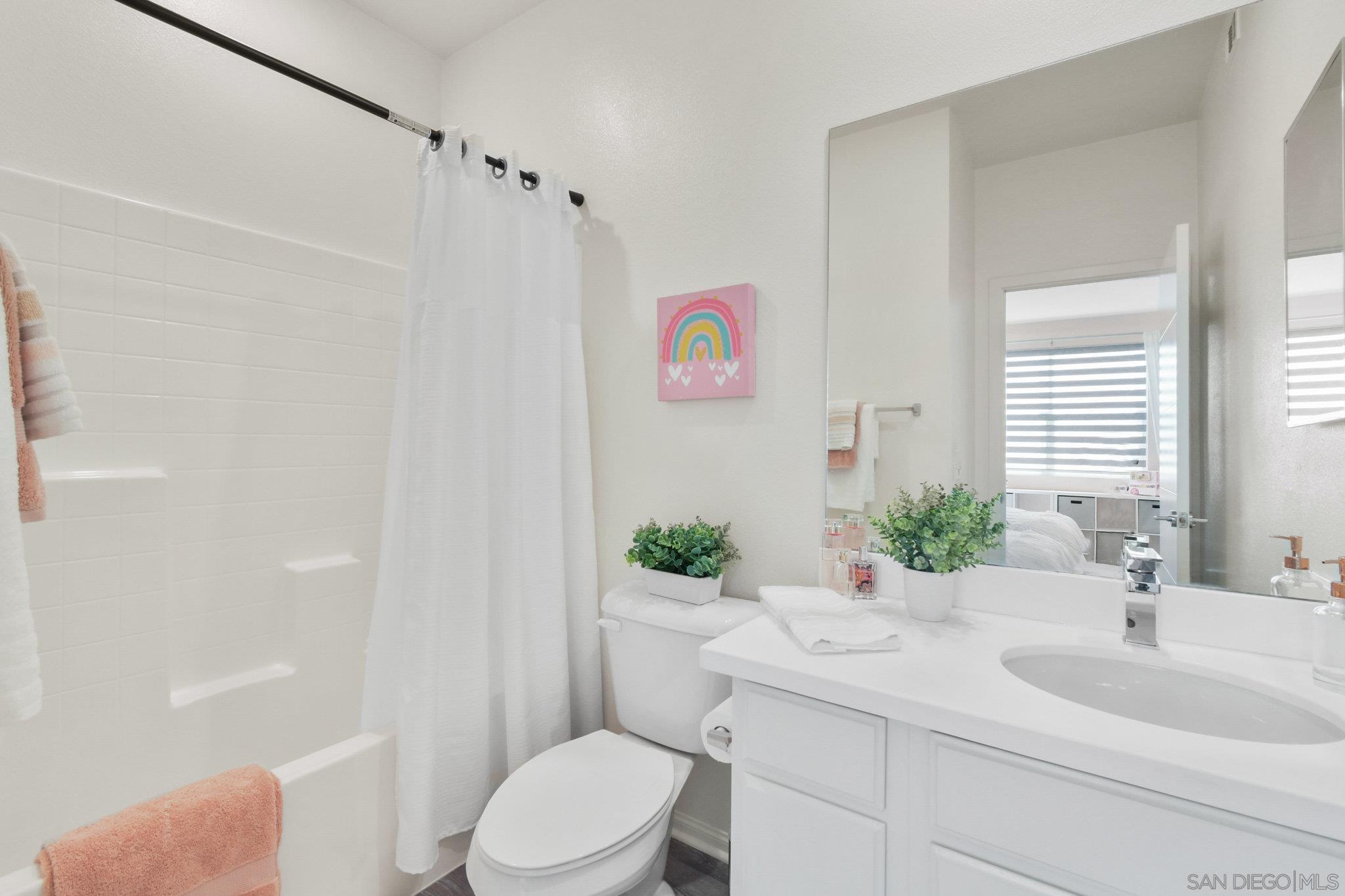 Detail Gallery Image 41 of 44 For 2034  Luzon Ln  #3,  Chula Vista,  CA 91915 - 3 Beds | 3 Baths