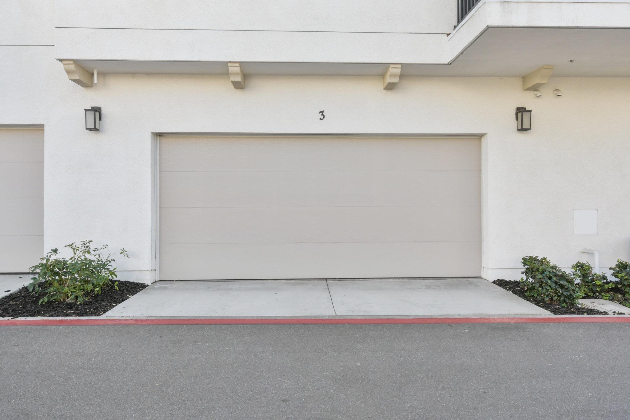 Detail Gallery Image 42 of 44 For 2034  Luzon Ln  #3,  Chula Vista,  CA 91915 - 3 Beds | 3 Baths