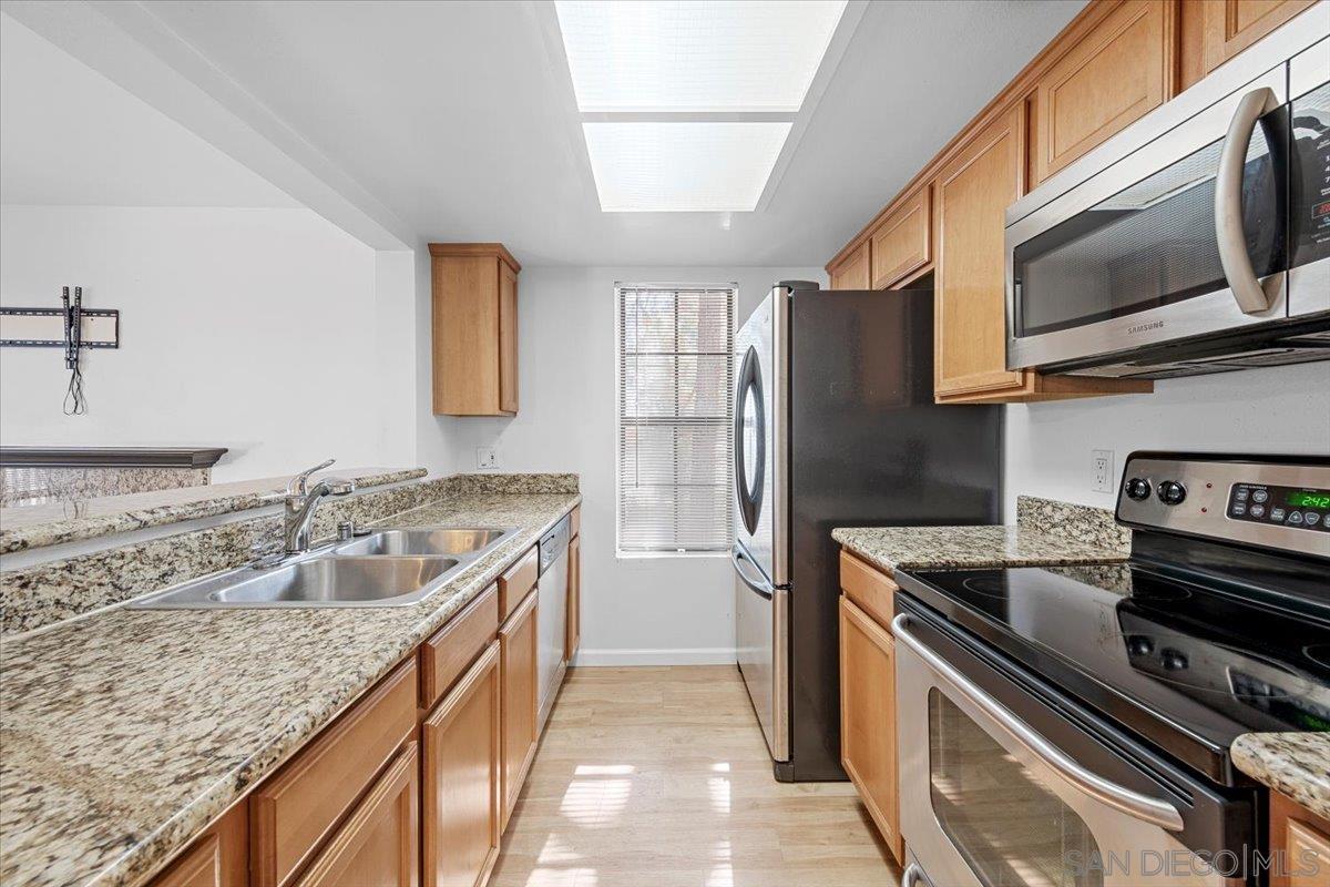 Front Image Thumbnail for SD250045434