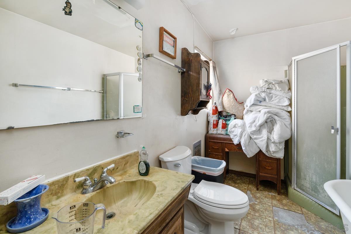 Detail Gallery Image 17 of 24 For 2747  Fairfield St, San Diego,  CA 92110 - 4 Beds | 1 Baths