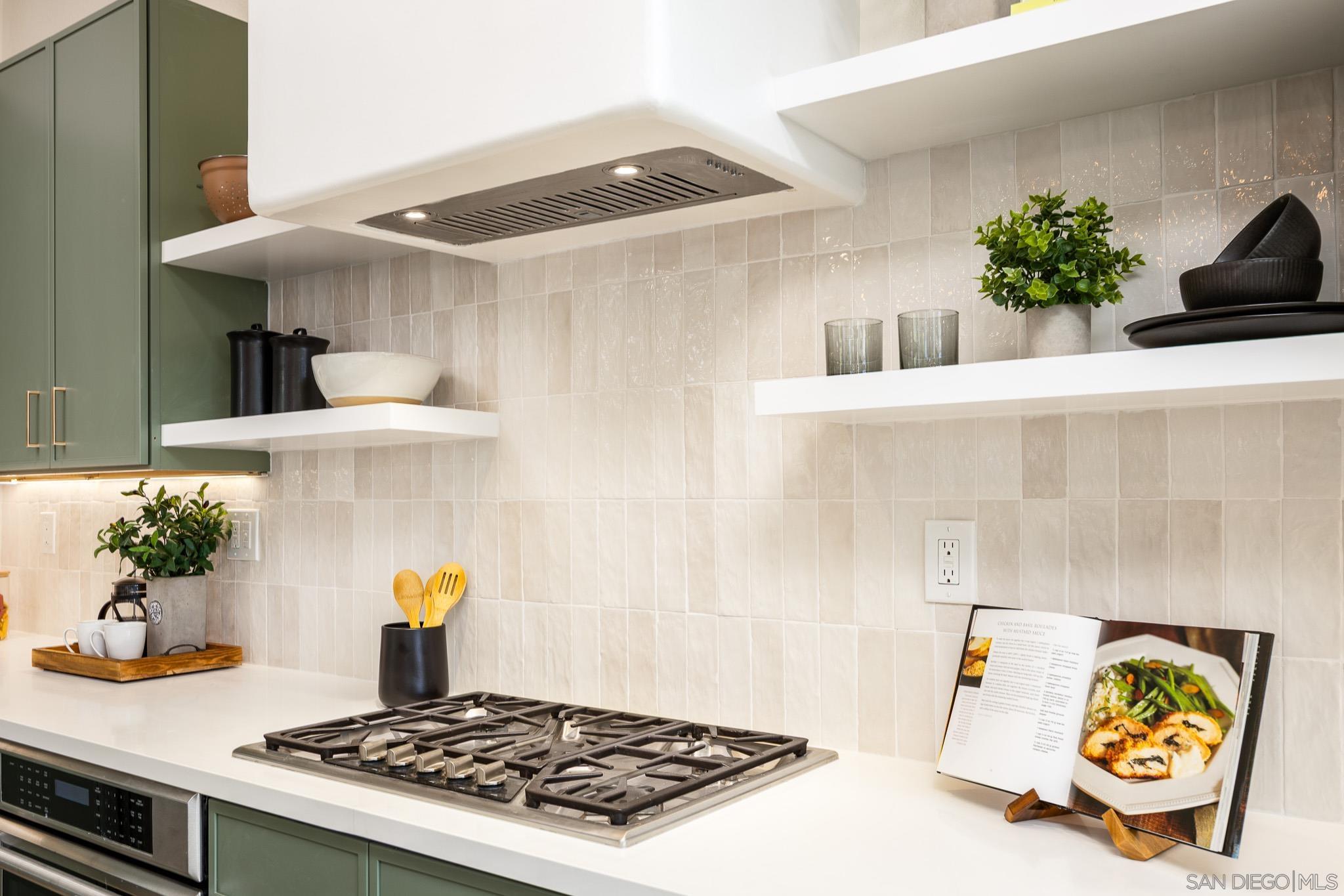 Detail Gallery Image 6 of 42 For 1789  Clydesdale Ct, Oceanside,  CA 92057 - 3 Beds | 2 Baths