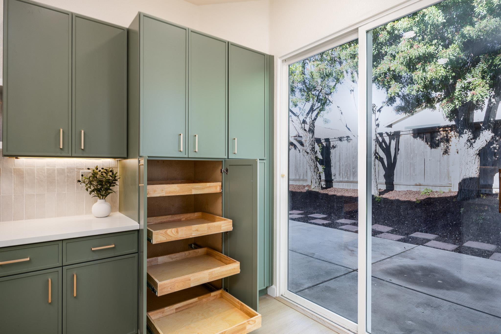 Detail Gallery Image 9 of 42 For 1789  Clydesdale Ct, Oceanside,  CA 92057 - 3 Beds | 2 Baths