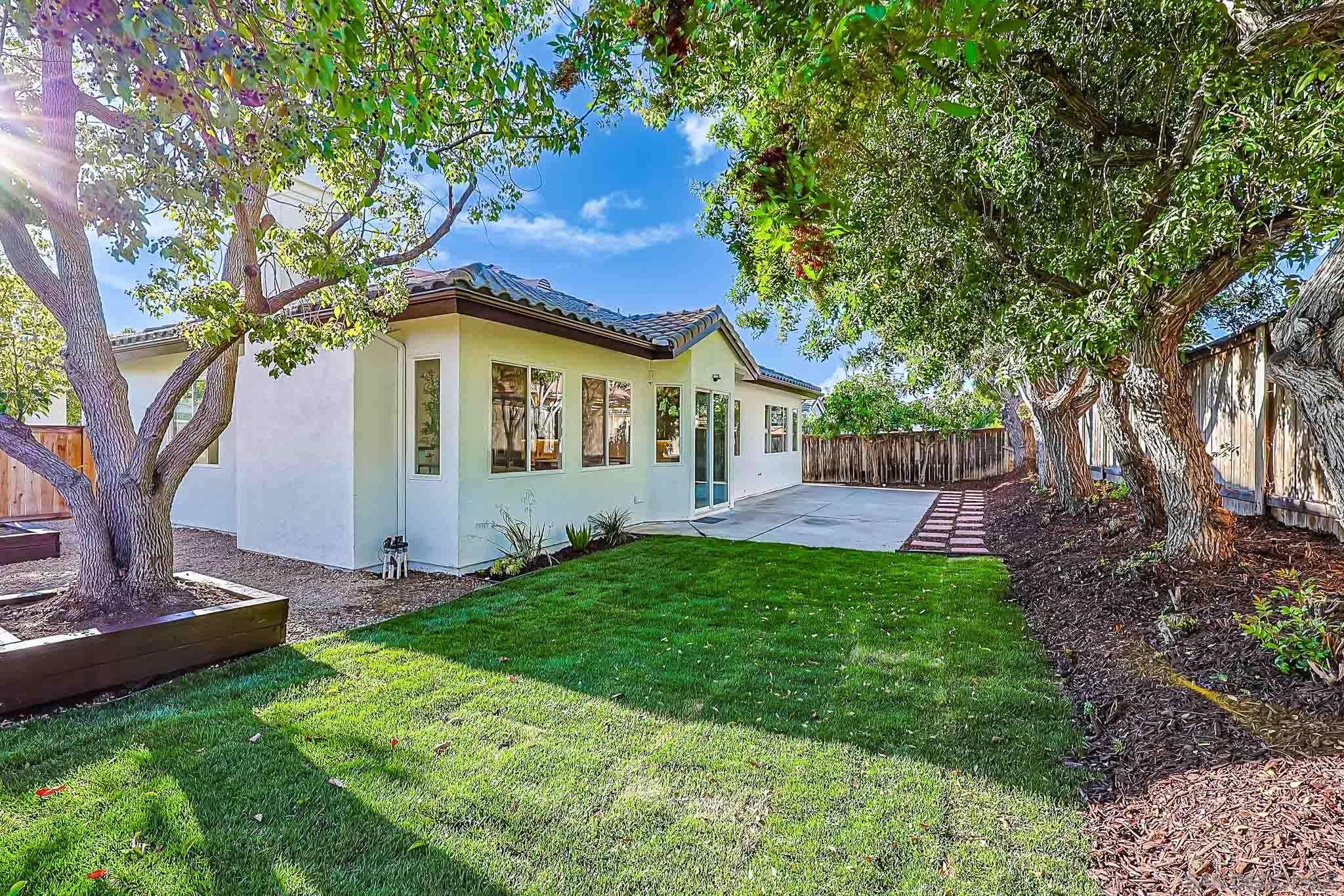 Detail Gallery Image 32 of 42 For 1789  Clydesdale Ct, Oceanside,  CA 92057 - 3 Beds | 2 Baths