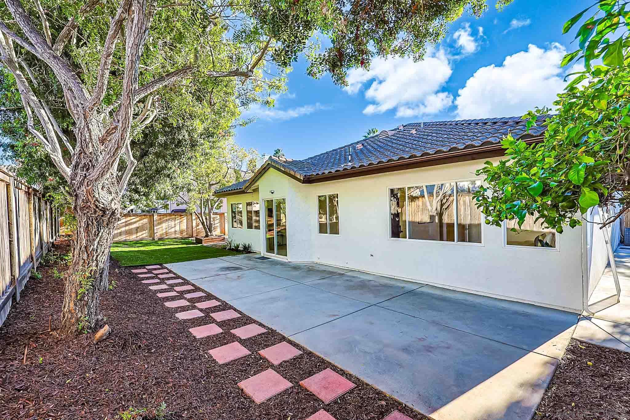 Detail Gallery Image 33 of 42 For 1789  Clydesdale Ct, Oceanside,  CA 92057 - 3 Beds | 2 Baths