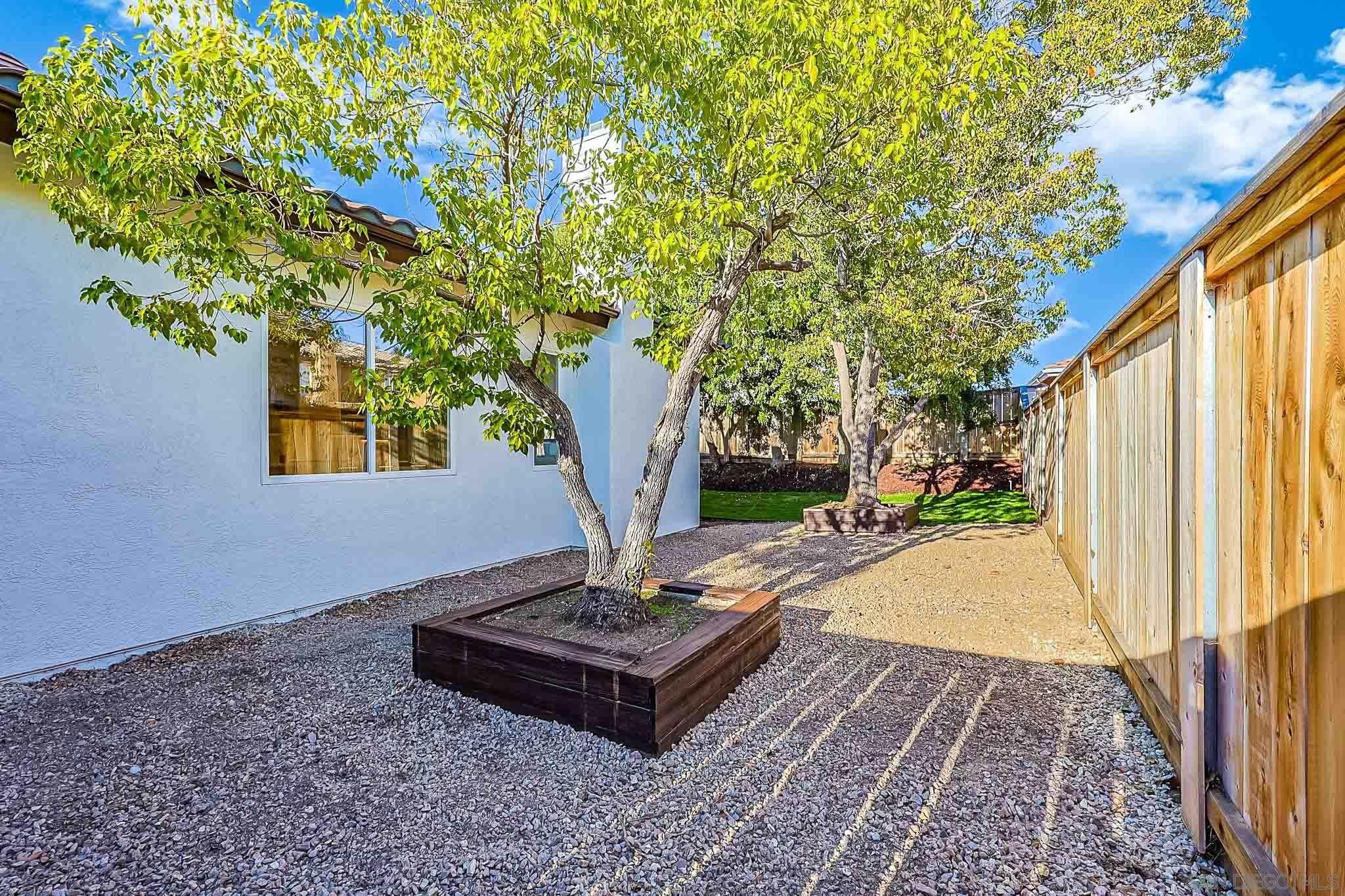 Detail Gallery Image 36 of 42 For 1789  Clydesdale Ct, Oceanside,  CA 92057 - 3 Beds | 2 Baths