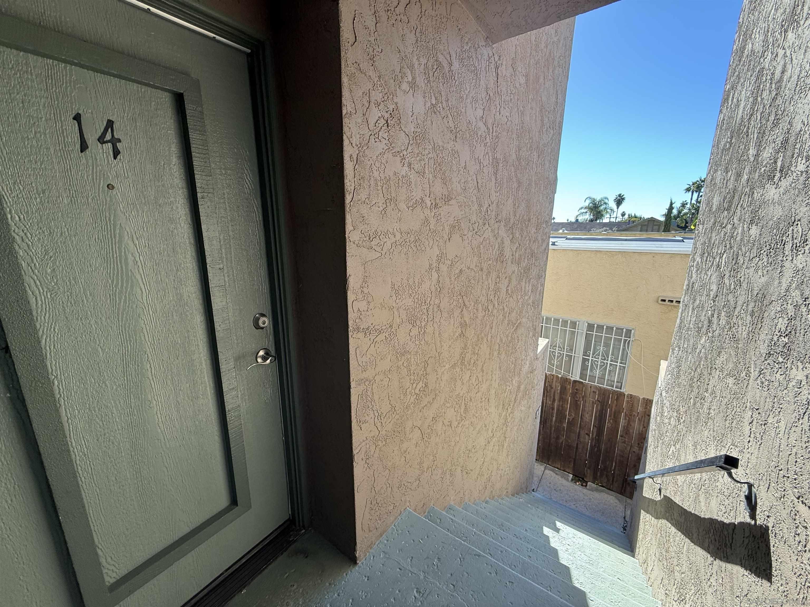 Detail Gallery Image 3 of 36 For 4666  Mission Ave  #14,  San Diego,  CA 92116 - 2 Beds | 2 Baths