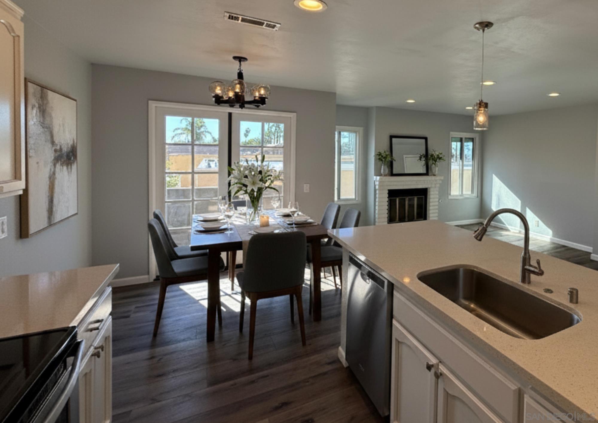 Detail Gallery Image 7 of 36 For 4666  Mission Ave  #14,  San Diego,  CA 92116 - 2 Beds | 2 Baths