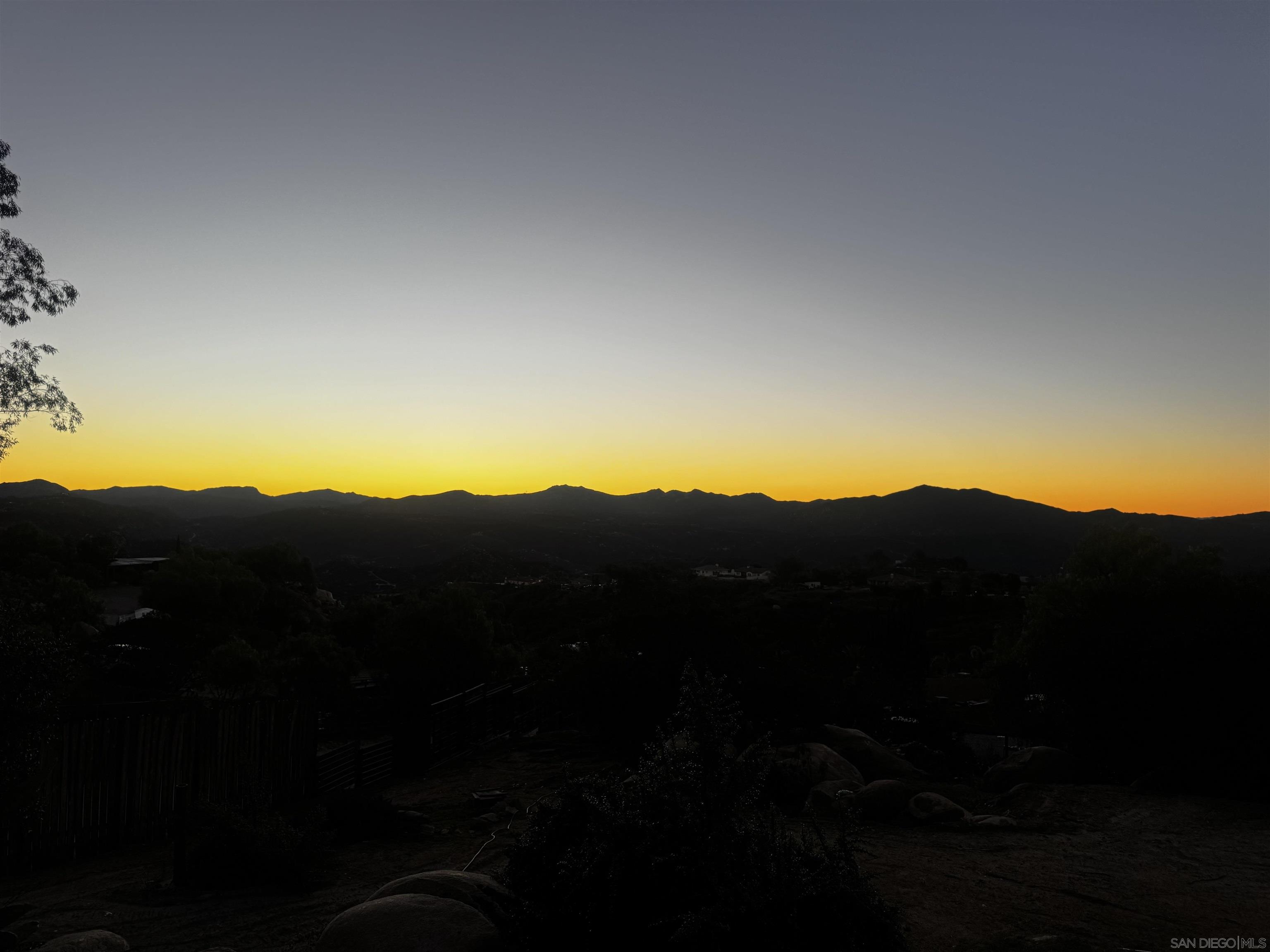 Detail Gallery Image 2 of 3 For 497  Mountain View Rd, El Cajon,  CA 92021 - 5 Beds | 1/1 Baths